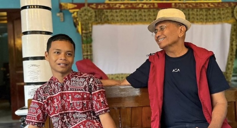 Muhammad Yusuf Anshor dan Dahlan Iskan. (Foto: Disway)