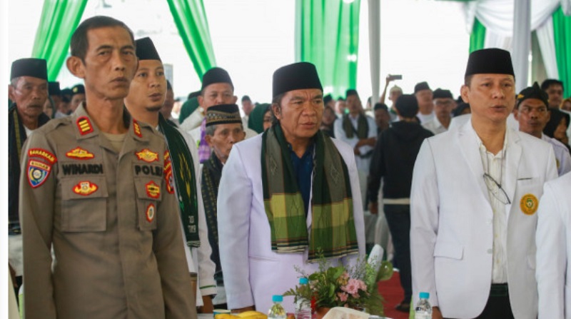 Pj Gubernur Banten Al Muktabar saat menghadiri Halal Bihalal DPP Kesenian Tari dan Silat (Kesti) Tjimande Tari Kolot Kebon Djeruk Hilir (TTKKDH). (Foto: Pemprov)