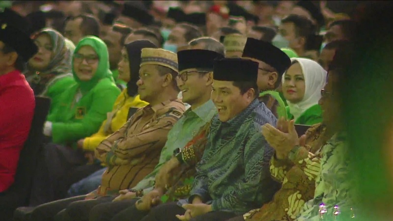 Menteri BUMN Erick Thohir dan Menteri Pariwisata dan Ekonomi Kreatif Sandiaga Uno Hadir di Harlah PPP ke-50. (Foto: Disway)