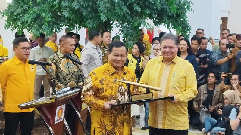 Ketua Umum DPP Partai Gerindra Prabowo Subianto saat bersilaturahmi  ke Ketum Golkar Airlangga Hartato. (Foto: Disway)