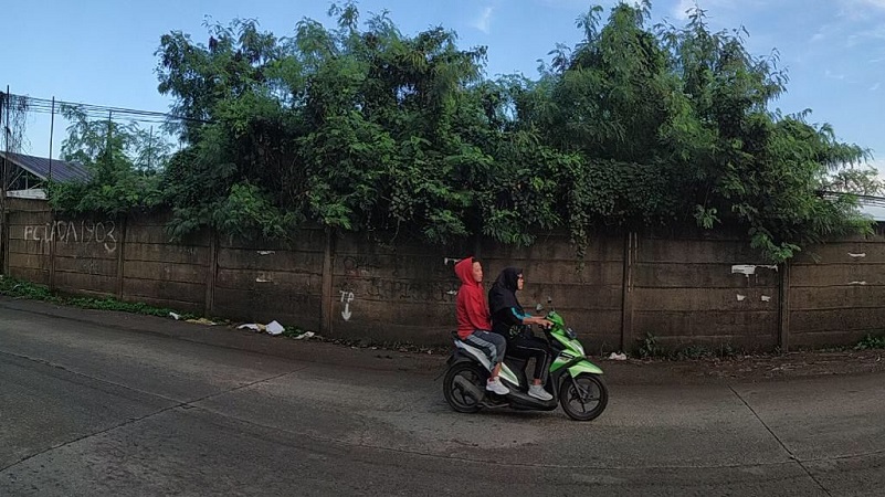 Tembok di sepanjang Jalan Raya Legok Kabupaten Tangerang akan dipercantik seniman-seniman Mural. (Foto: Dok Pemkab)