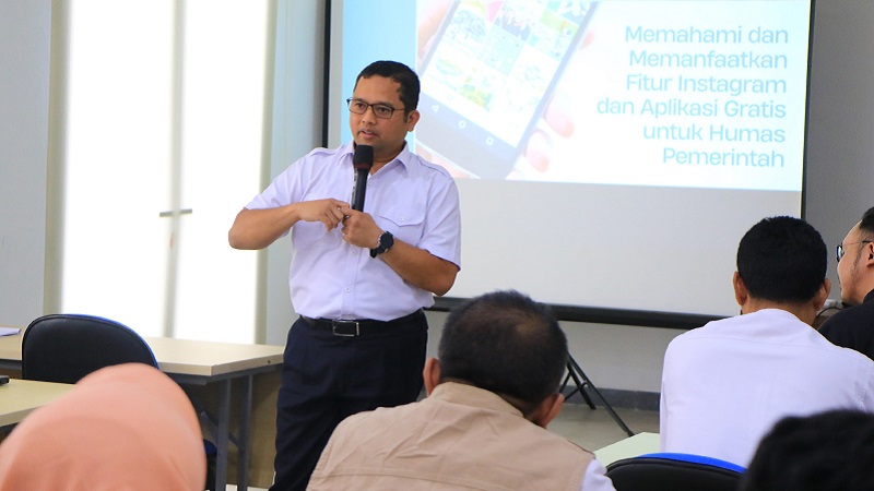 Walikota Tangerang Arief Wismansyah mengisi diklat pengeloan medsos  di lingkup Pemkot Tangerang. (Foto: Dok Pemkot)