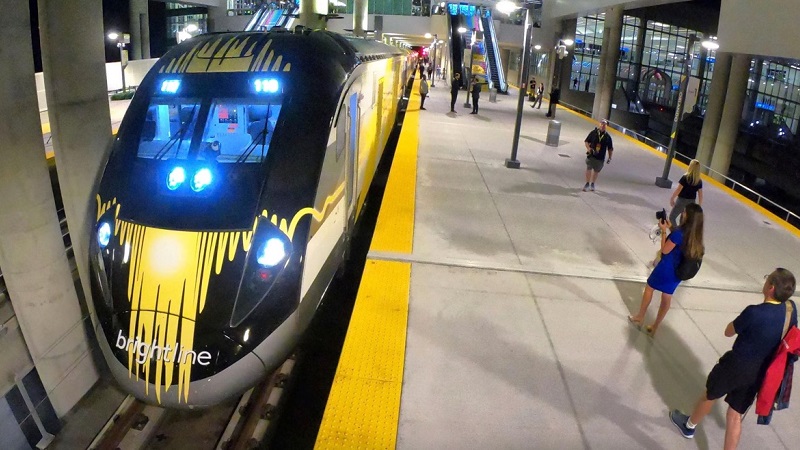 Brightline, kereta cepat baru di Amerika Serikat. Jurusan Miami-Orlando.--