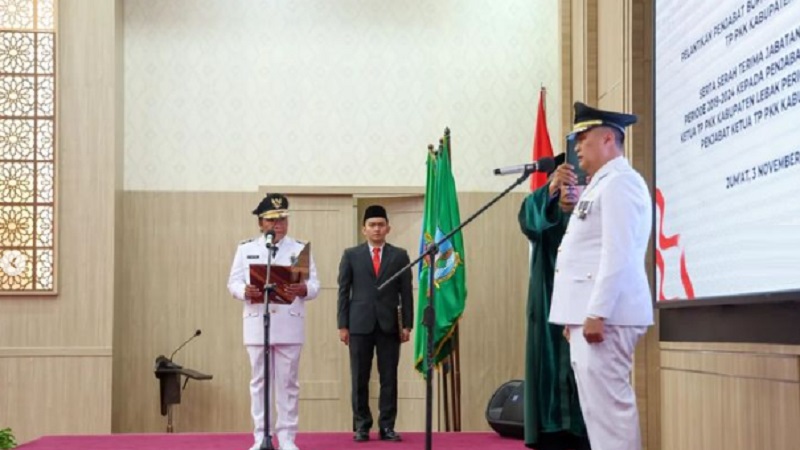 Pelantikan Pj Bupati Lebak Iwan Kurniawan oleh Pj Gubernur Banten Al Muktabar. (Foto: Instagram Pemprov Banten