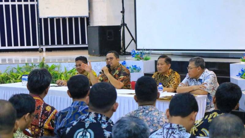 Wali Kota Tangerang, Arief R. Wismansyah memimpin rapat kewilayah. (Foto: Dok Pemkot)