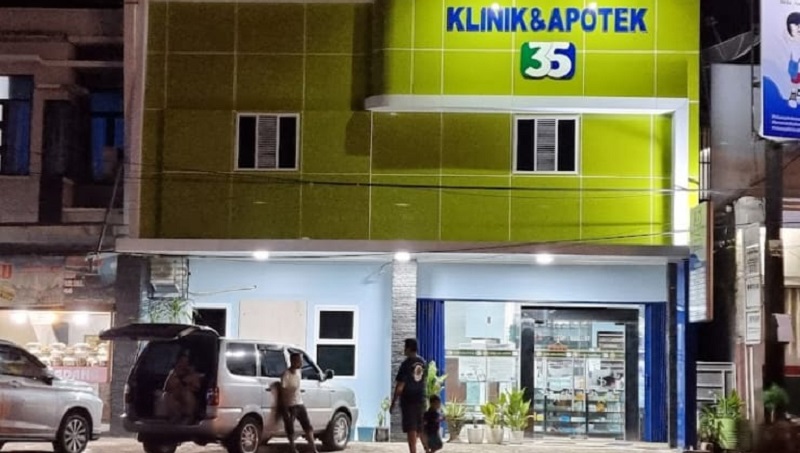 Klinik dan Apotek 35.