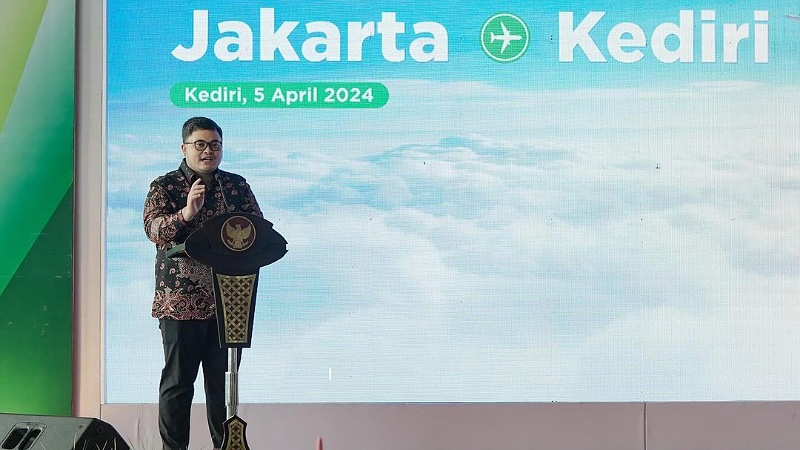 Bupati Kediri Hanindhito Himawan Pramono saat meresmikan operasional Bandara Dhoho, 5 April 2024.--