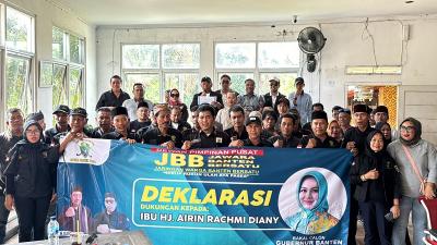 Jawara Banten Bersatu (JBB) mendeklrasikan dukungan kepada Airin Rachmi Diany di Pilgub Banten. [Foto: QMT/RMB]