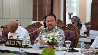Wakil Ketua Komisi III DPR RI, Pangeran Khairul Saleh saat memimpin kunjungan kerja Komisi III DPR RI. [Foto: Repro]