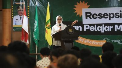 Mantan Walikota Tangsel Airin Rachmi Diany saat mengisi stadium general yang diadakab IPM  Provinsi Banten. [Foto: AMR/RMB]