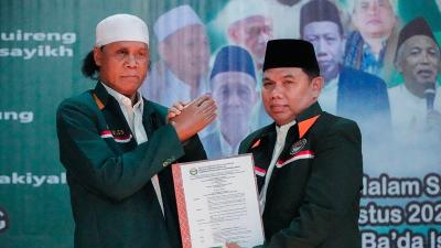 Ketua (GRIB)Jaya, Rosario De Marshal (Hercules) . diangkat menjadi Panglima Laskar MP3I Banten. [Foto: Ist/SinPo]