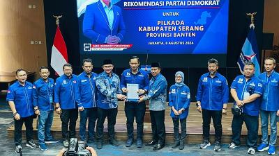 DPP Partai Demokrat resmi mengeluarkan rekomendasi mengusung pasangan Andika-Nanang di Pilbup Serang. [Foto: AMR/RMB]