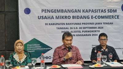 Asisten Deputi Pengembangan Kapasitas Usaha Mikro Deputi Bidang Usaha Mikro KemenKopUKM Ari Anindya Hartika. [Foto: Ali/RMN]