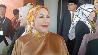 Mantan Gubernur Banten Ratu Atut Chosiyah saat menghadiri pelantikan putra bungsunya sebagai Anggota DPRD Provinsi Banten 2024-2029. [Foto: Repro]