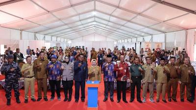 Plh Sekda Banten Virgojanti membuka Job Fair 2024 dalam rangka Peringatan Hari Ulang Tahun (HUT) Provinsi Banten ke-24. [Foto: Adpimpro Sertda