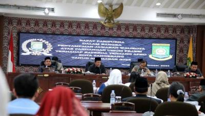 Pj Walikota Tangerang Nurdin menyampaikan jawaban pandangan fraksi dalam rapat paripurna DPRD Kota Tangerang. [Foto: Dok Pemkot]