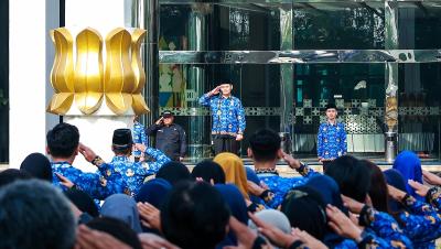 Pjs Walikota Tangsel Tabrani menghadirkan Bawaslu Tangsel untuk sosialisasi putusan MK terkait  netralitas ASN. [Foto: Dok Pemkot/RMN]