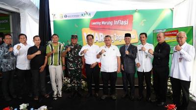 Pj Gubernur Banten Ucok A Damenta saat launching Warjok di Kota Serang. [Foto: Adpimpro Setda Banten/RMB]