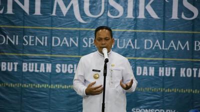 Pj Wali Kota Tangerang Nurdin membuka Festival Budaya Seni Musik Islam Meriahkan HUT ke-32 Kota Tangerang. [Foto: Dok Pemkot Tangerang/RMN]