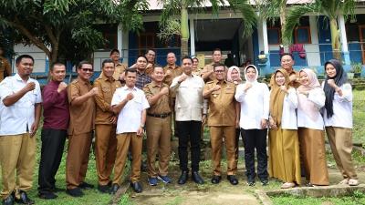 Gubernur Banten Andra Soni saat meninjau SMKN 17 Pandeglang, Senin (24/3/2025). - Dok. Biro Adpimpro Banten -