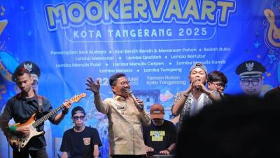 Wali Kota Tangerang Sachrudin saat membuka festival di Tepi Mookervart - Foto: Dok Pemkot Tangerang -