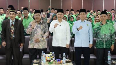 Wakil Gubernur Banten A Dimyati bersama Perkumpulan Guru Madrasah (PGM) Provinsi Banten. - Biro Adpimpro Banten -