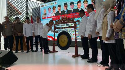 Menko Bidang Perekonomian, Zulkifli Hasan membuka Rakor Daerah Percepatan Pembentukan Koperasi Merah Putih di  Kabupaten Pandeglang, Kamis (8/5/2025).  - Dok. Pemkab Pandeglang -