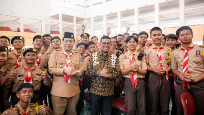 Gubernur Banten Andra Soni usai membuka acara  Gebyar Pramuka Untirta 2025 - Biro Adpimpro Banten -