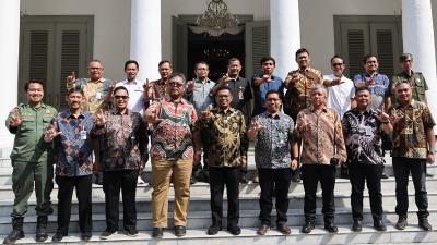 Gubernur Banten Andra Soni menerima kunjungan Direktorat Jenderal KSDAE Kementerian Kehutanan RI, bersama sejumlah pemangku kepentingan konservasi di Gedung Negara Provinsi Banten, Jumat (13/6/2025). - Biro Adpimpro Banten -