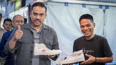 Menteri UMKM Maman Abdurahman minta Stasiun, Bandara, dan Rest Area wajib sediakan 30 persen ruang untuk UMKM - Humas UMKM -