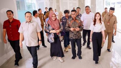 Gubernur Banten Andra Soni meninjau kesiapan Sekolah Rakyat di Tangerang Selaran - Biro Adpimpro Banten -
