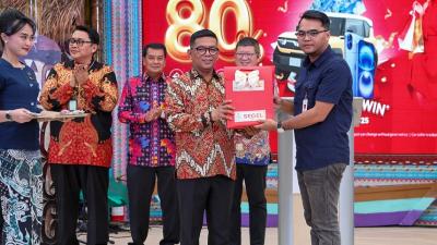 Gubernur Banten Andra Soni saat menutup Indonesia Shopping Festival (ISF) di Summarecon Mall Serpong, Kabupaten Tangerang, Kamis (28/8/2025). - Biro Adpimpro Banten -