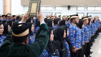 Bupati Tangerang Moch. Maesyal Rasyid melantik 179 ASN baru. - Dok. Prokopim Tangerang -