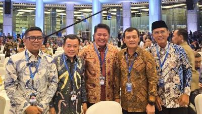 Gubernur Banten Andra Soni (paling kiri) saat menghadiri Pertemuan Tahunan Bank Indonesia (PTBI) 2025 yang berlangsung di Kompleks Perkantoran Bank Indonesia, Jakarta, Jumat (28/11/2025). - Biro Adpimpro Banten -