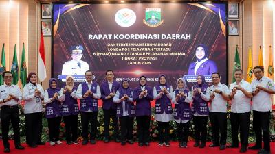 Ketua TPPP Banten, Tinawati Andra Soni, saat membuka Rakorda dan Penyerahan Penghargaan Lomba Posyandu Enam Bidang SPM Tingkat Banten 2025 di Pendopo Gubernur, KP3B Curug, Kota Serang, Rabu (3/12/2025). - Biro Adpimpro Banten -
