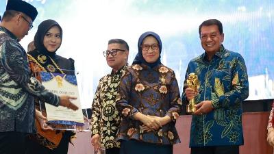 Kabupaten Tangerang meriah penghargaan KORPRI Award 2025 yang diterima langsung Bupati Moch Maesyal Rasyid - Prokopim Tangernag -