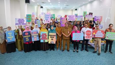 Peringatan Hari Anti Kekerasan terhadap Perempuan yang digelar di Gedung Galeri Koperasi dan UKM, Senin (8/12/2025). - Dok Pemkot Tangsel -