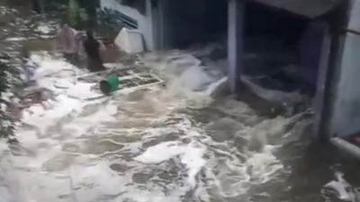 Banjir di Periuk Kota Tangerang - Tangkapanlayar -