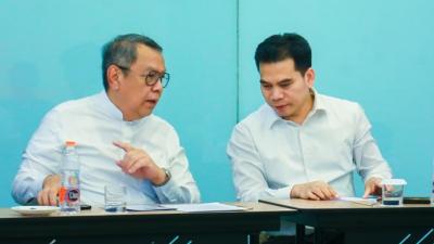 Wali Kota Tangsel Benyamin Davnie dan Kepala Dinas Kominfo Tangsel, TB Asep Nurdin - Dok Pemkot Tangsel -