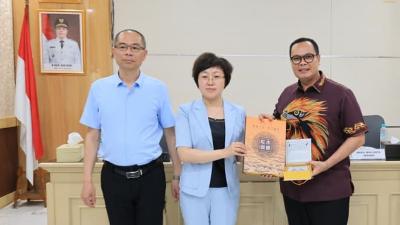 Wali Kota Serang Budi Rustandi bersama Delegasi pemerintah dan pengusaha dari Weifang, Republik Rakyat Tiongkok - Foto: Dok Pemkot Serang -