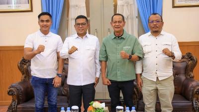 Gubernur Banten Andra Soni saat menerima Aliansi Serikat Pekerja dan Serikat Buruh (ASPSB) Kabupaten Serang - Foto: Biro Adpimpro Banten -