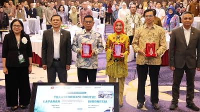 Gubernur Banten Andra Soni (baju batik) saat menghadiri  Seminar Nasional Transformasi Digital Layanan Kesehatan di Indonesia yang digelar di Ballroom BRIN, Jakarta, Senin (18/5/2026)  Foto: Biro Adpimpro Banten -