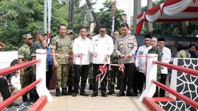 Peresmian Jembatan Garuda serta Program Gentengisasi Rumah Tidak Layak Huni (RTLH) di wilayah Kodim 0506/Tangerang. - Foto: Dok Prokopim Kota Tangerang -