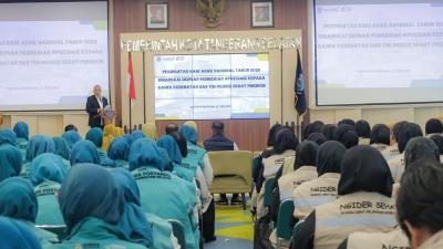Wali Kota Tangsel Benyamin Davnie saat menghadiri acara pemberian apresiasi kepada kader kesehatan dan petugas Ngider Sehat Premium - Foto: Dok Pemkot Tangsel -