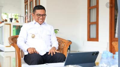 Gubernur Banten Andra Soni saat di wawancarai peneliti IPDN secara virtual - Biro Adpimpro Banten -