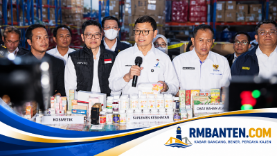 Kepala BPOM Taruna Ikrar saat merilis temuan  287 item produk impor ilegal di sebuah gudang penyimpanan di Kabupaten Tangerang. - Humas BPOM/RMB -