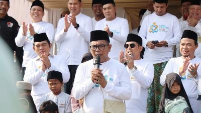 Gubernur Banten Andra Soni menghadiri sekaligus melepas kegiatan Jalan Santai Sarungan bersama Pengurus Wilayah Nahdlatul Ulama (PWNU) Banten di Pandeglang - Biro Adpimpro Banten -