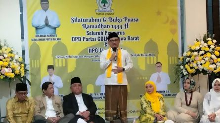 Ketua DPD Golkar Jawa Barat Ace Hasan Syadzily menggelar buka bersama di kediamannya di Bandung. (Istimewa)