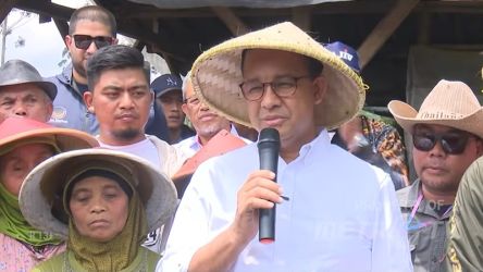 Capres nomor urut 1 Anies Baswedan dalam kampanye hari kedua, meyerap aspirasi petani di Pengalengan. -