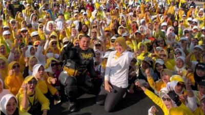 Istri Didwan Kamil, Atalia Praratya atau dikenal Ibu Cinta mendukung Juwanda jadi Walikota Bandung. [Foto: Dok/RMN]